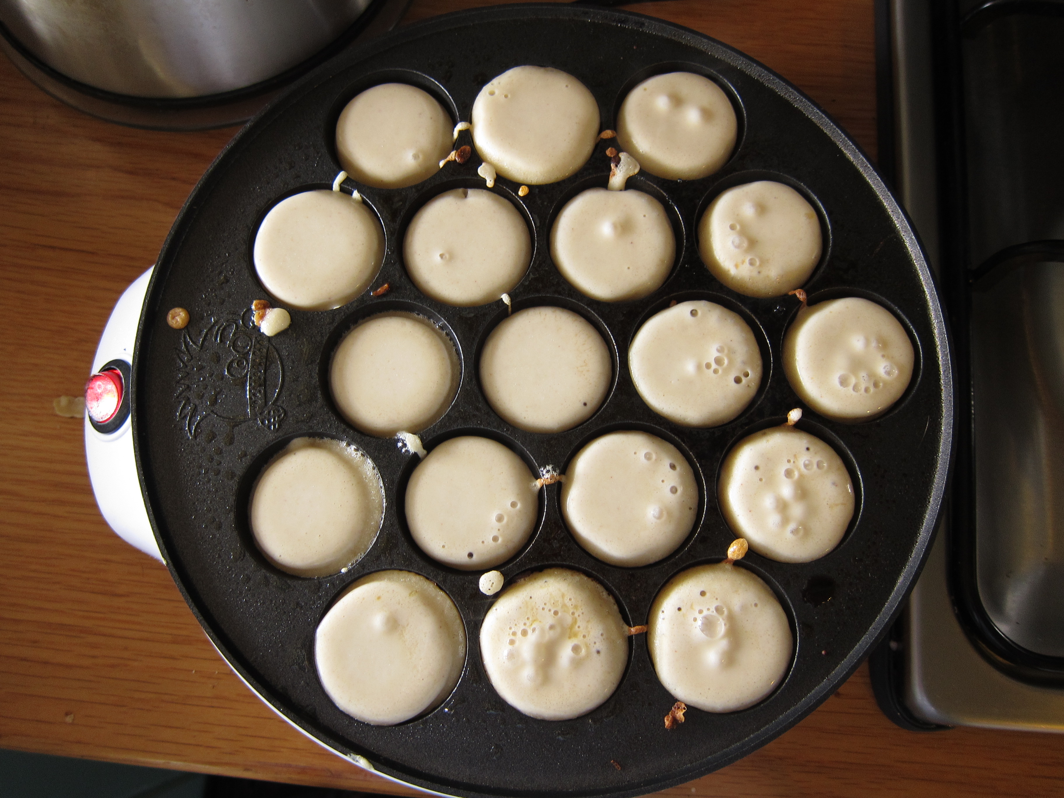 Poffertjes (Dutch rise  Pancakes) make how pancakes to